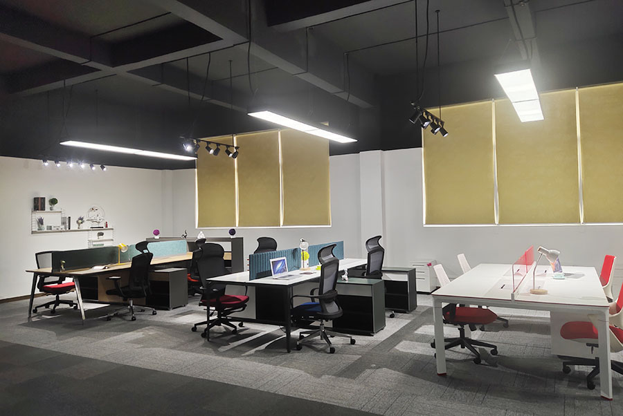 上海藝卓辦公家具展廳，職員辦公區(qū)